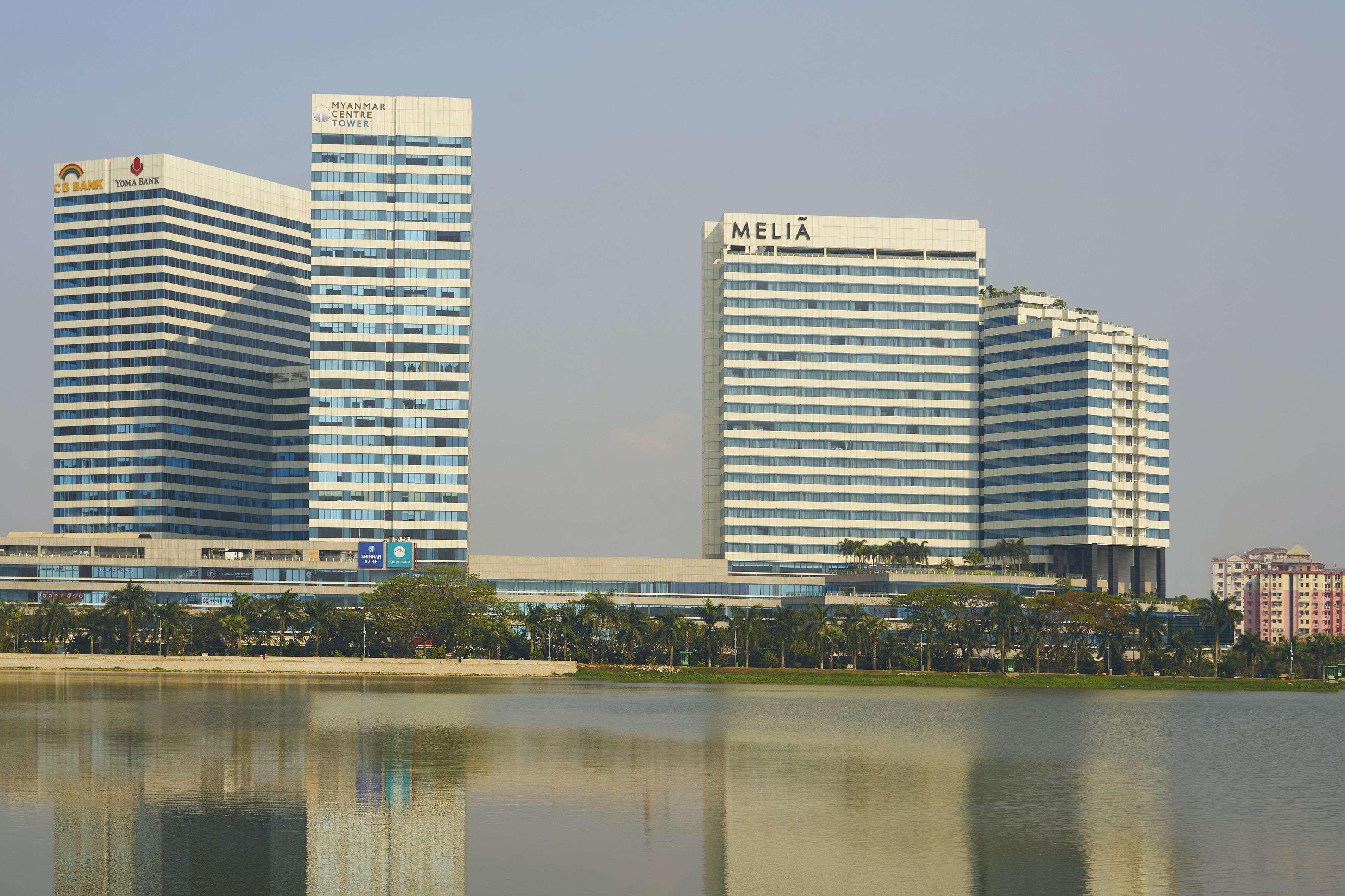 Melia Yangon Hotel Exterior foto